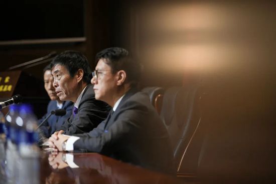 舌吻动图