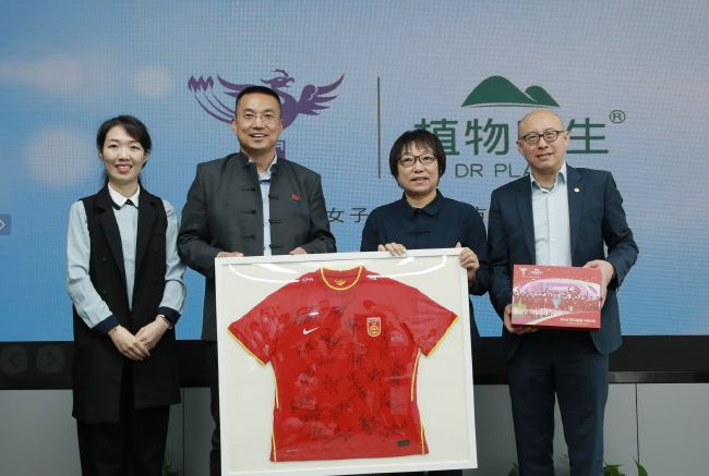 女朋友的泳衣